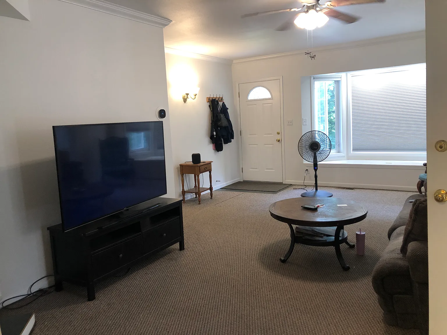 4 bed, 2224 sqft, $2,500 — Photo 3