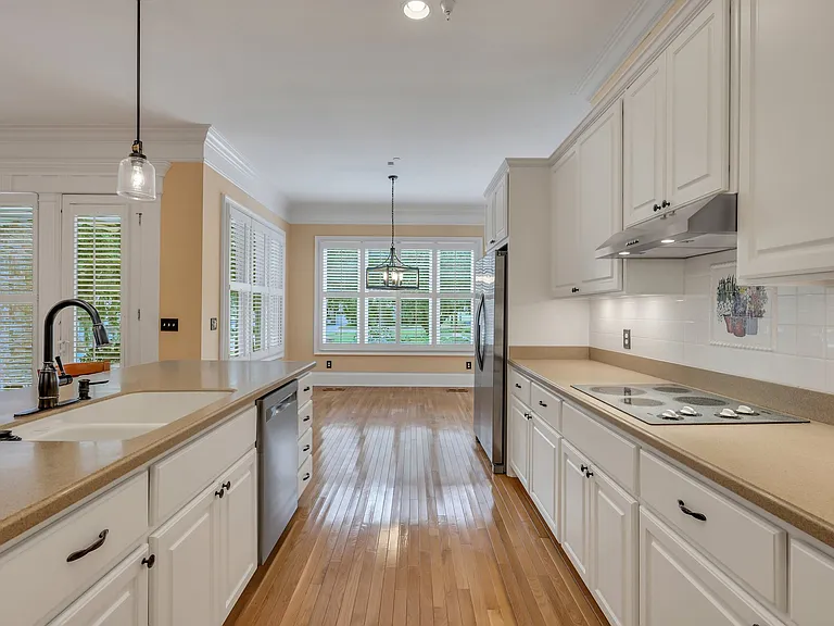58 Chaucer St — Photo 12