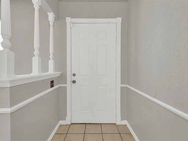 1000 W Silver Meadow Dr — Photo 6