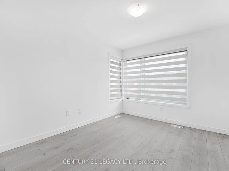 131 Blue Forest Cres — Photo 28