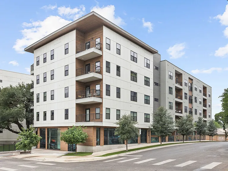 2500 Longview St #202 — Photo 41