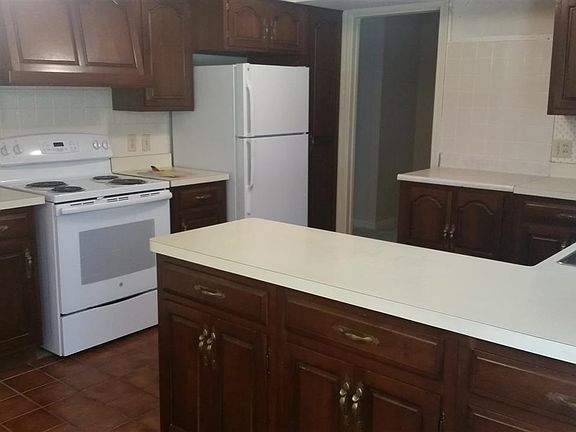 2nd image of 803 Woodlane Ave