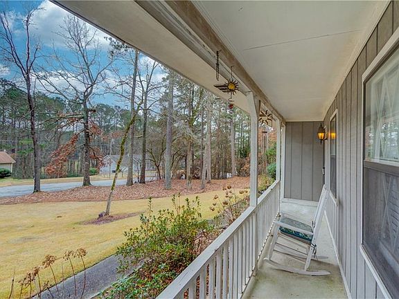 5th image of 2118 Kings Mountain Dr NE