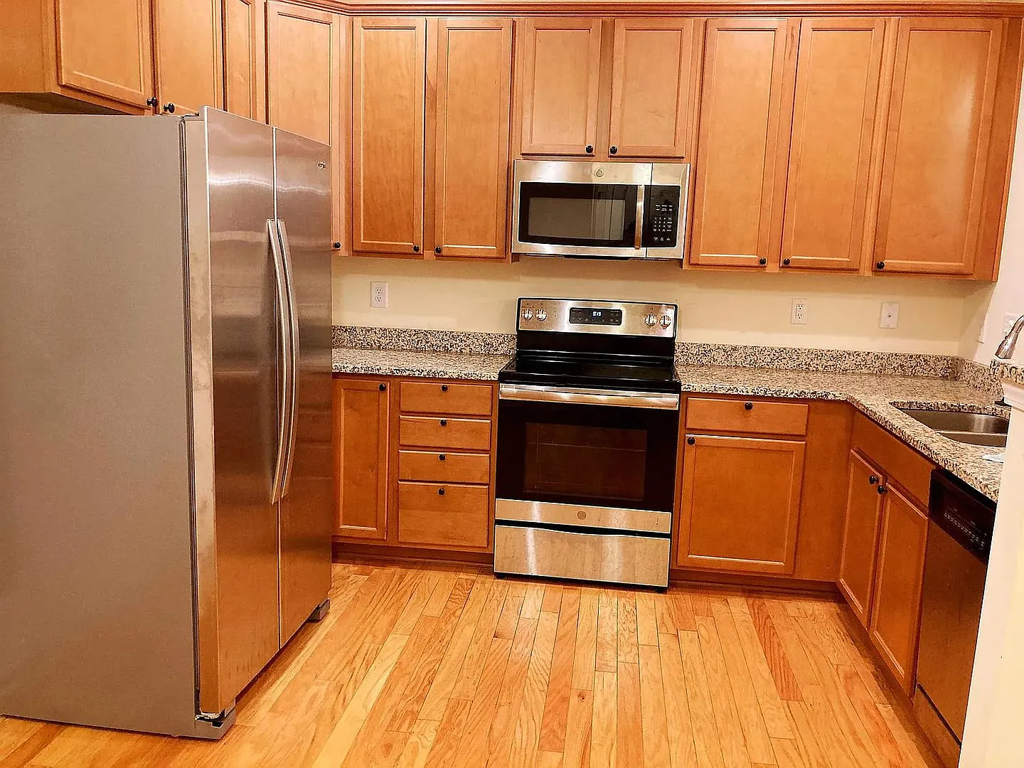 Charming 3BR Townhome in Charlotte — Photo 1