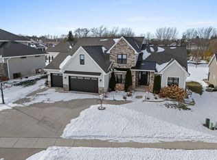 3984 Dollar Ln, De Pere, WI 54115