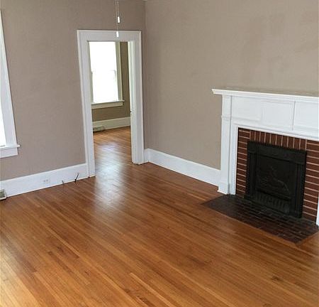 3rd image of 417 Gaston Ave