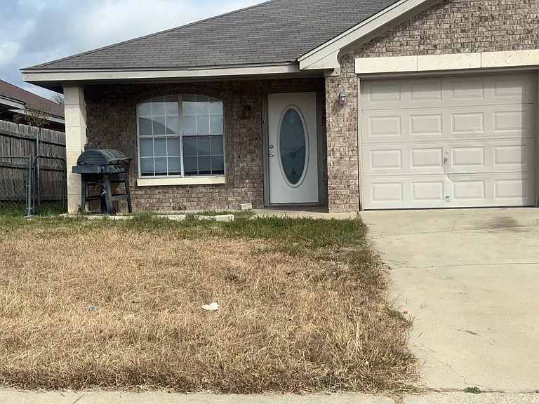 4903 John David Dr #A — Photo 2
