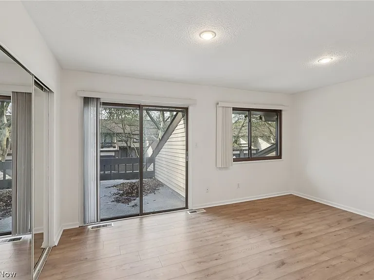 4473 Habersham Ln S — Photo 28