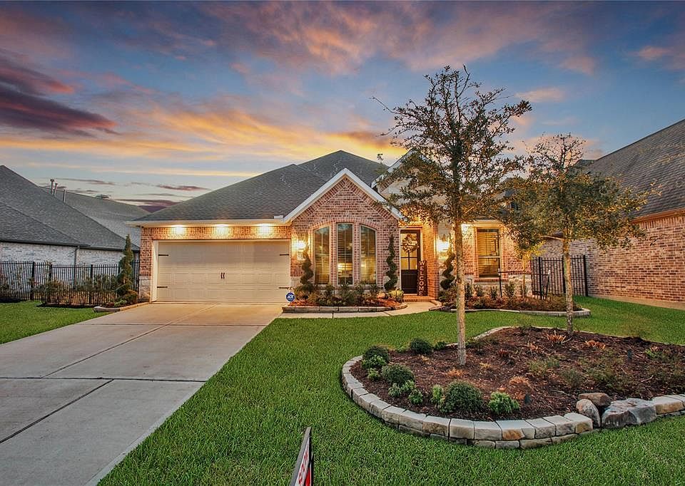 1st image of 30 Overland Heath Dr