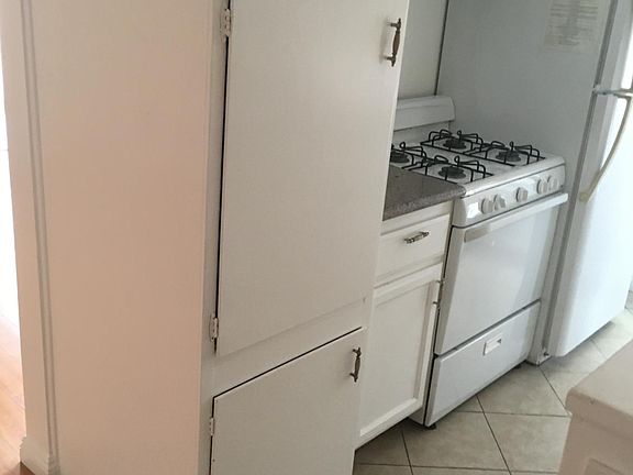 2nd image of 1216 N Formosa Ave APT 5