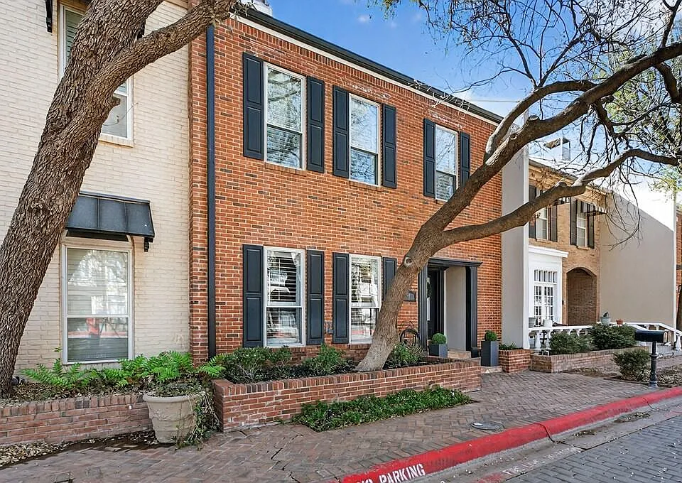 41 Lafayette Pl