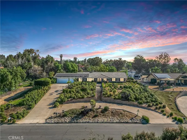 16750 Canyon View Dr, Riverside, CA 92504