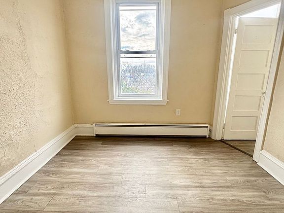 5th image of 5040 Walnut St #3R