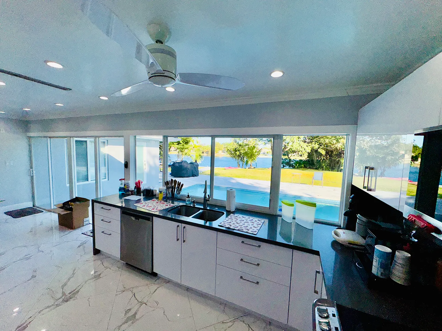 4 bed, 4.5 bath, 3200 sqft, $6,500 — Photo 2