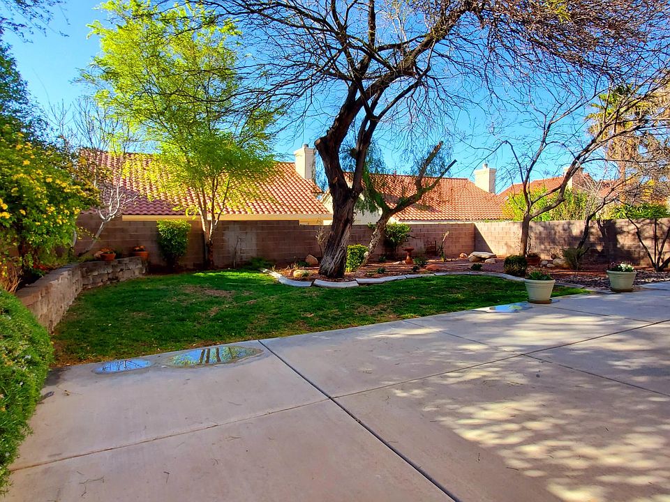 Extra large lushly landscaped backyard with enormous patio to enjoy. Trees are just starting to bud, but provide a beautifully shaded oasis in the summer. (Landscape maintenance is included in your rent).