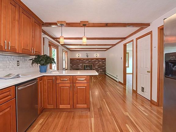 5th image of 104 Evelina Dr #104