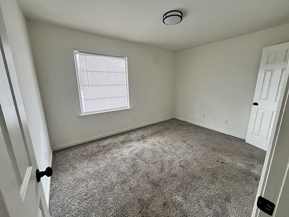 5th image of 183 Campbell St #200