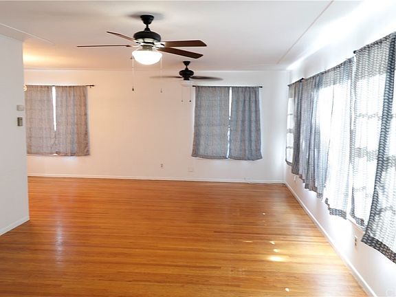 3rd image of 2694 Lawrence Ave