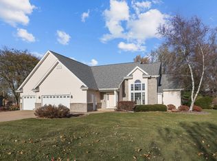 1412 Parkview Dr, New London, WI 54961