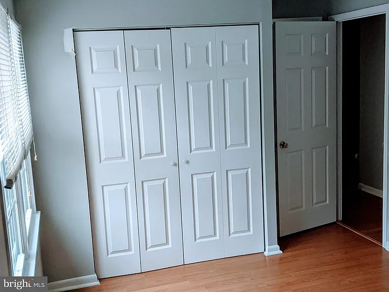 4164 Hamlin Ct — Photo 13