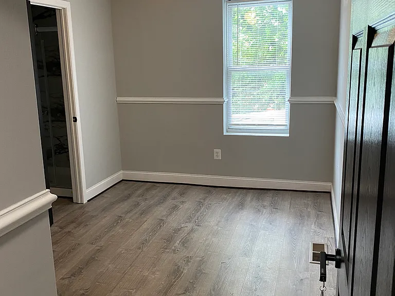210 N Mount St #BB — Photo 10