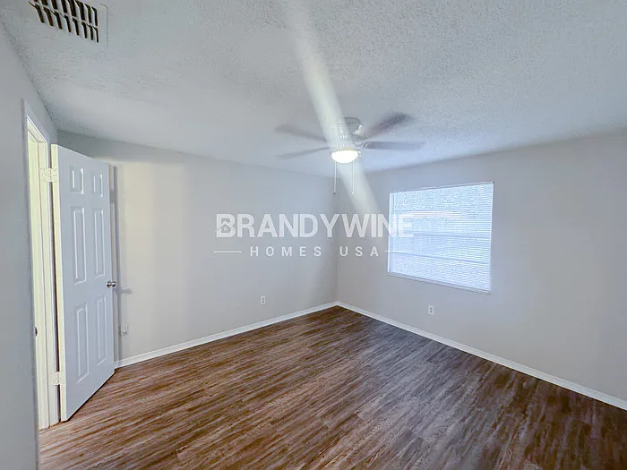 2549 Jessica Ln — Photo 12