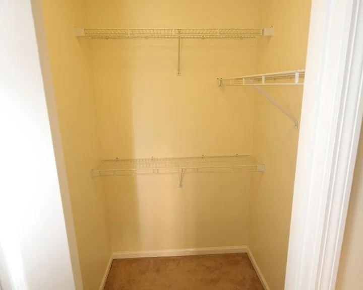 1002 Jessicas Ct #J — Photo 23