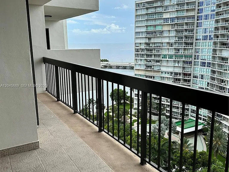 2333 Brickell Ave #1610 — Photo 14