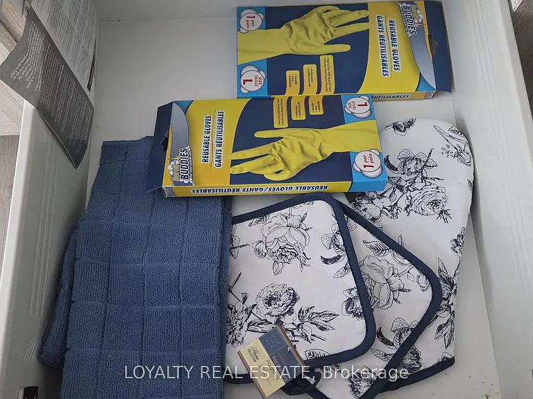 19 Ambereen Pl — Photo 32
