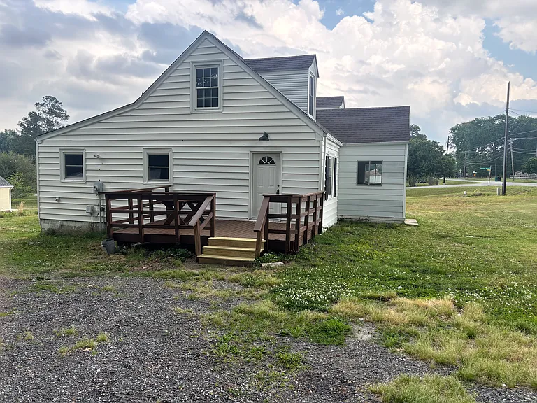 6596 Charles City Rd — Photo 2