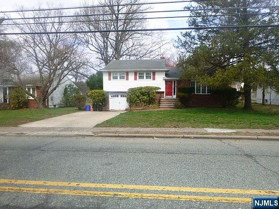 3rd image of 249 Madison Ave