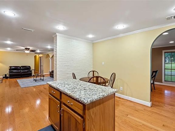4th image of 6300 Cottage Hill Rd
