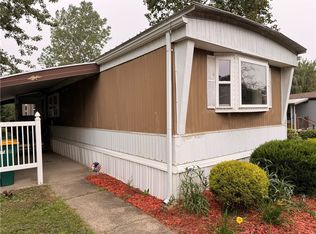 223 Crabapple Dr, Canandaigua, NY 14424
