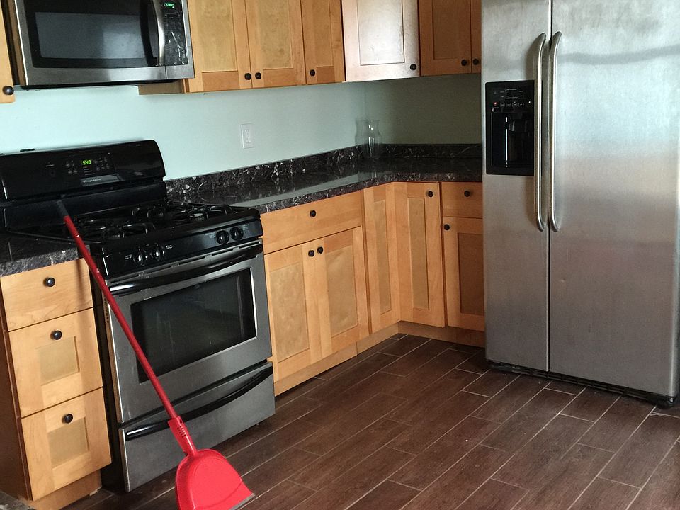 2nd image of 2219 6th St N
