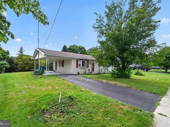 52 Roth Church Rd, Spring Grove, PA 17362