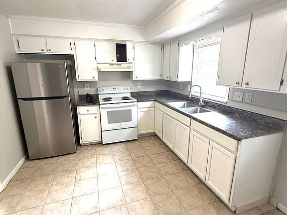 4th image of 6040 Eric Ln