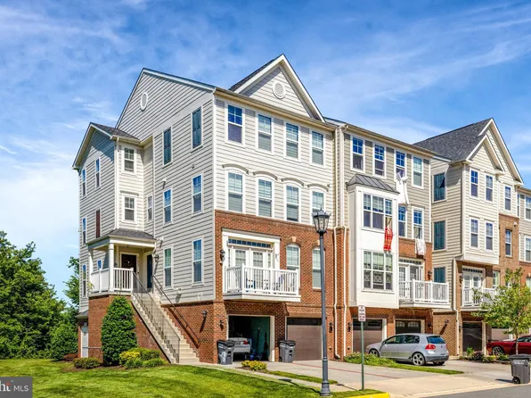 43405 Town Gate Sq, Chantilly, VA 20152