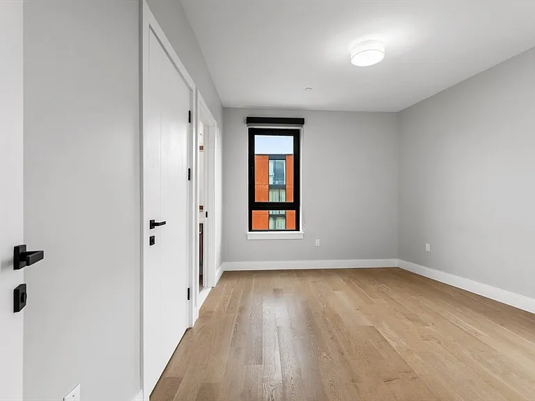 90 Central St #408 — Photo 8