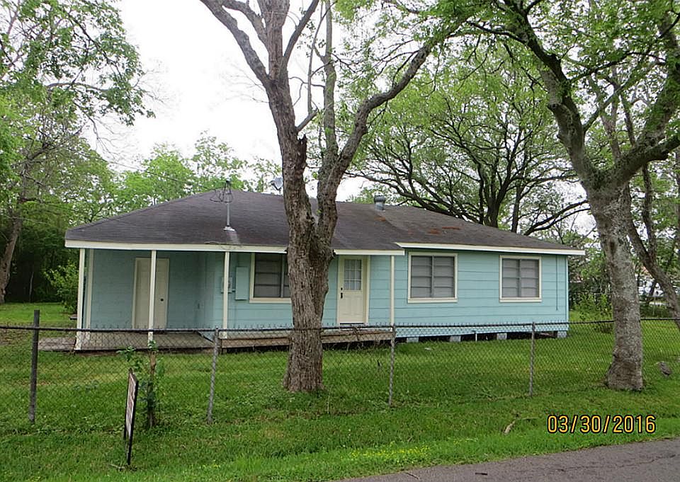 1st image of 1115 E A St