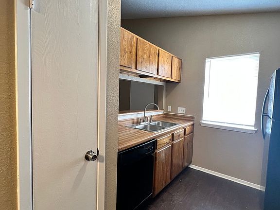 4th image of 9706 Eastwend Dr #A