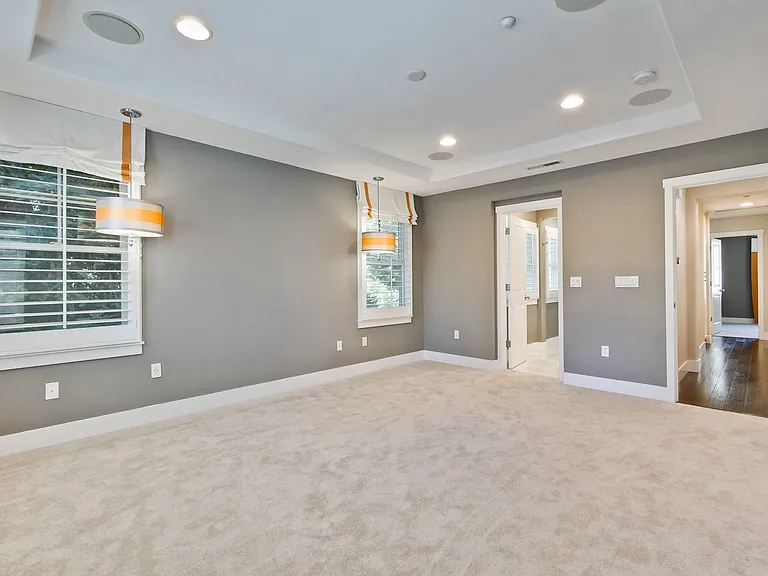 156 Linfield Dr — Photo 16