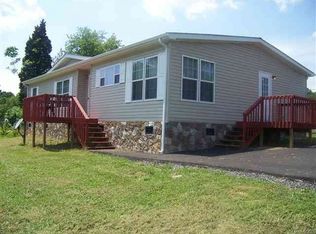 1475 Squire Fox Rd, Dandridge, TN 37725