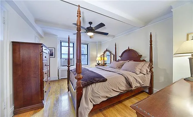 Sold by R New York | media 22