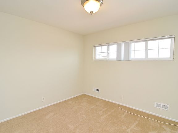 3rd image of 1510 Manhattan Beach Blvd