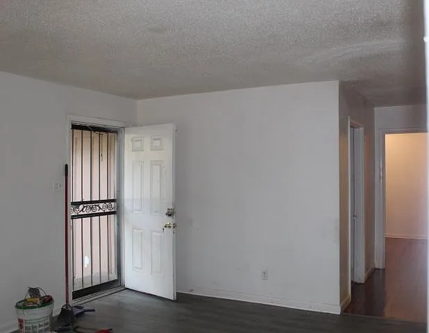 1 Sheffield Dr — Photo 12