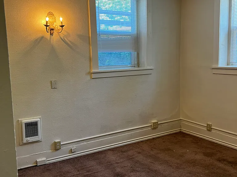 618 E 23rd Ave #E — Photo 27