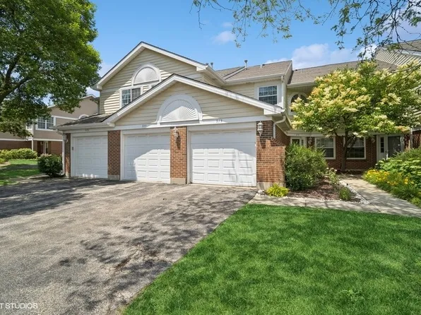 975 W Happfield Dr, Arlington Heights, IL 60004