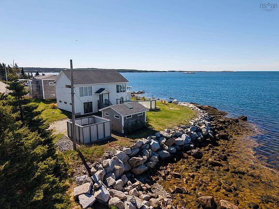 3rd image of 39 Bull Point Rd