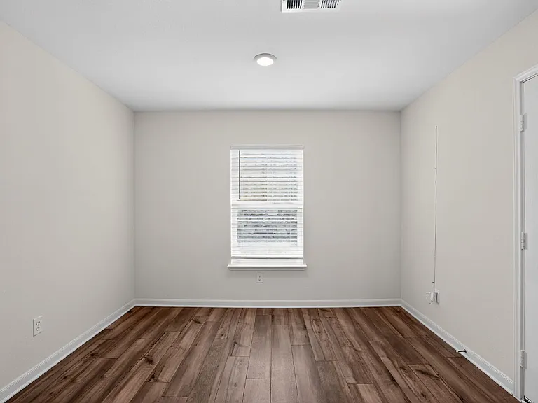 512 Albert Anthony St — Photo 12