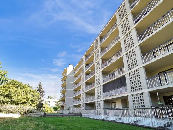 Sydney Place Apartments, 544 Sydney Ave, Coquitlam, BC V3K 3J8